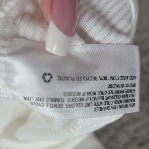 Square neck super soft bodysuit - Picture 4 of 4